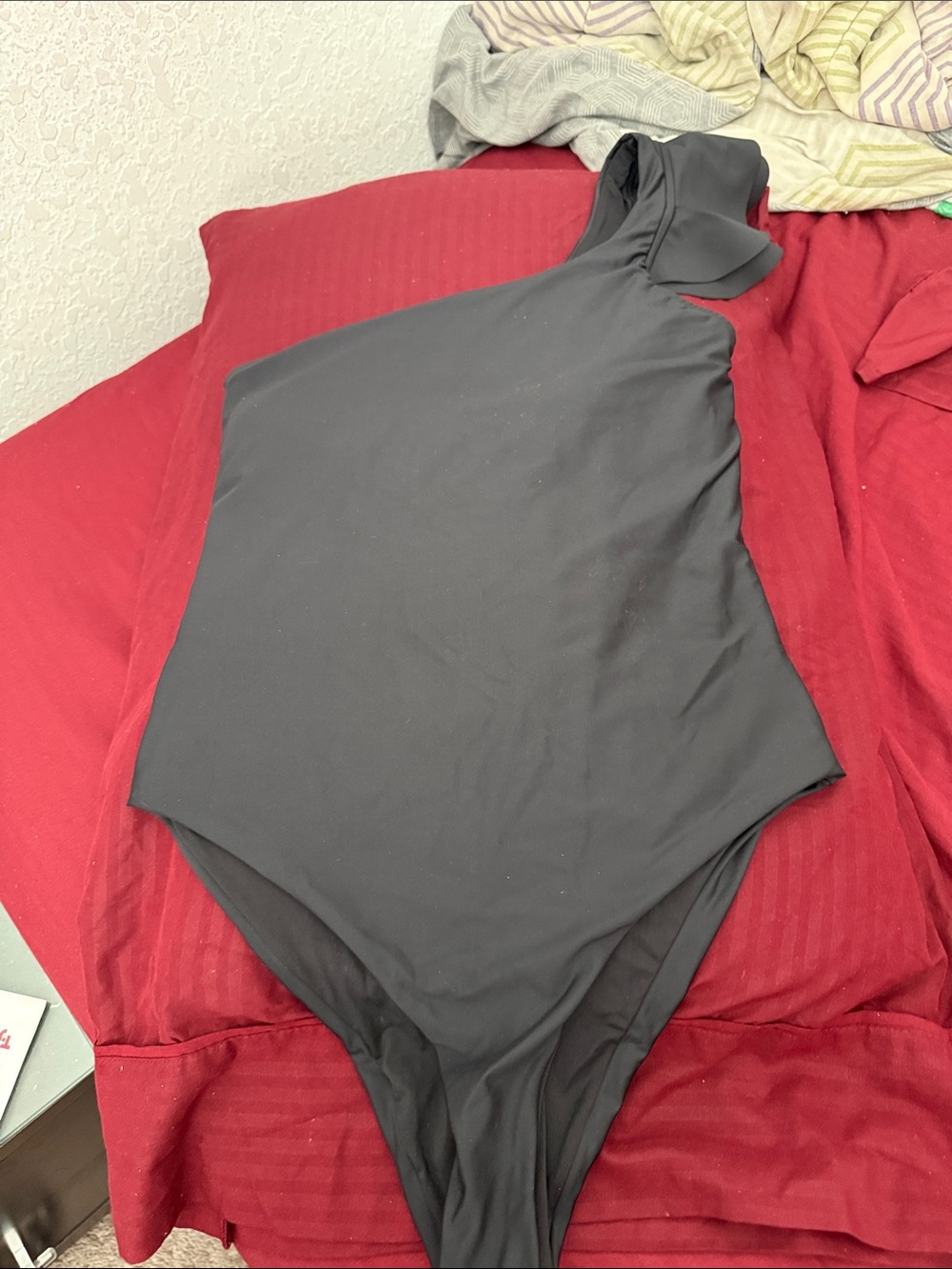 Black One-Shoulder One-Piece Swimsuit